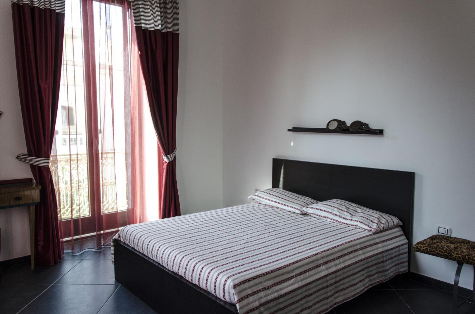 Maria Vittoria Charming Rooms And Apartments Brindisi Quarto foto